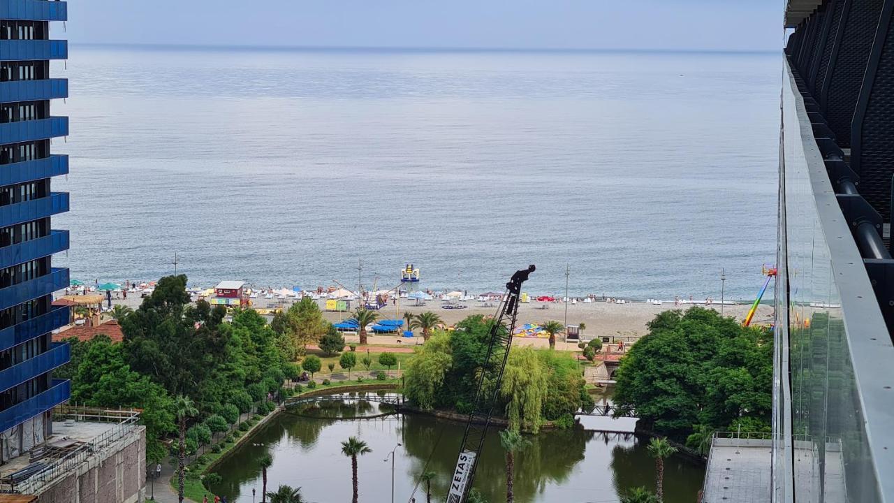 Deluxe Hotel Room In The Heart Of Batumi Orbi City A Block エクステリア 写真