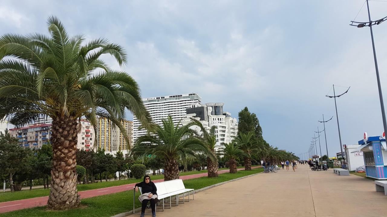 Deluxe Hotel Room In The Heart Of Batumi Orbi City A Block エクステリア 写真
