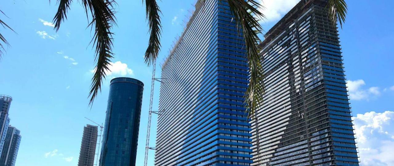 Deluxe Hotel Room In The Heart Of Batumi Orbi City A Block エクステリア 写真